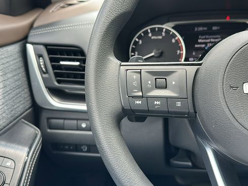 Certified 2023 Nissan Rogue SV image 14