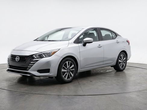Used 2025 Nissan Versa SV FWD image 3