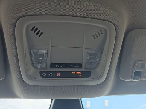 Used 2017 Chevrolet Volt LT w/ Comfort Package image 30