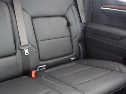Used 2025 GMC Sierra 1500 Denali AWD/4WD image 9