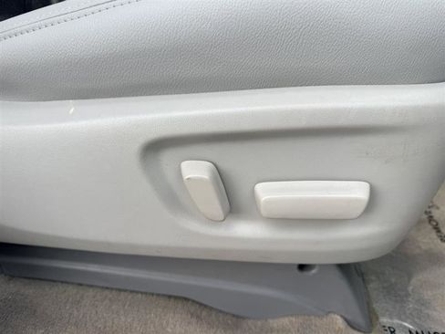 Used 2013 Toyota Sienna Limited w/ Premium Pkg image 15