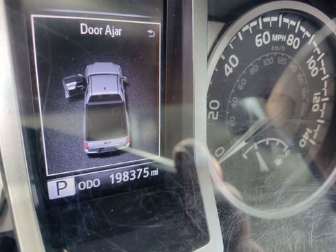 Used 2016 Toyota Tacoma SR5 w/ SR5 Appearance Package (SN) image 31