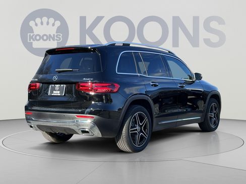 Used 2026 Mercedes-Benz GLB 250 4MATIC image 5
