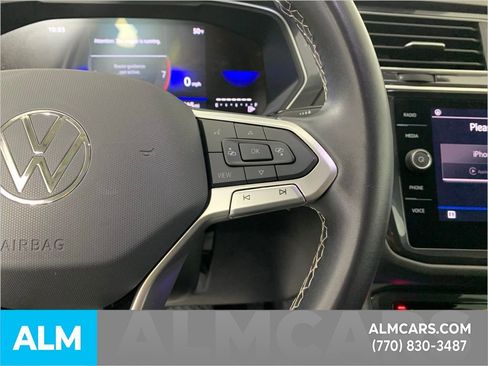 Used 2024 Volkswagen Tiguan SE image 25