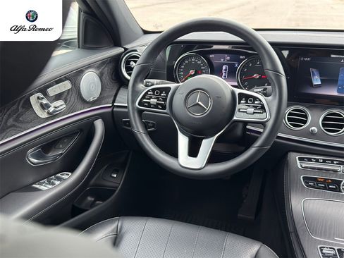 Used 2019 Mercedes-Benz E 300 4MATIC image 23