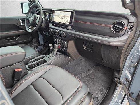 Used 2025 Jeep Wrangler Unlimited Rubicon image 22