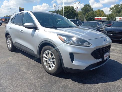 Used 2020 Ford Escape SE FWD image 3