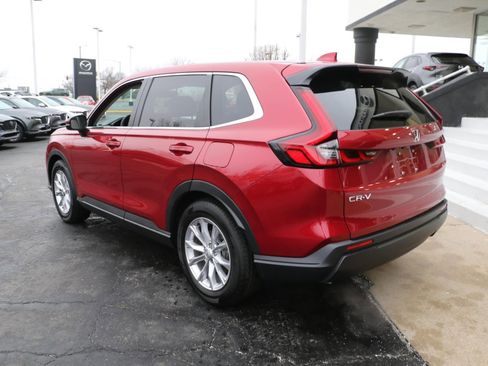 Used 2023 Honda CR-V EX image 3