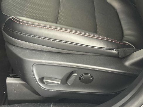 Used 2025 Ford Escape ST-Line w/ Tech Pack #1 FWD image 9