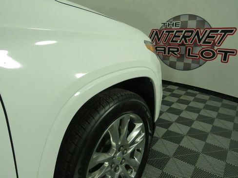 Used 2018 Chevrolet Traverse High Country image 38
