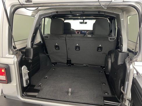 Used 2023 Jeep Wrangler Unlimited Rubicon w/ Cold Weather Group image 7