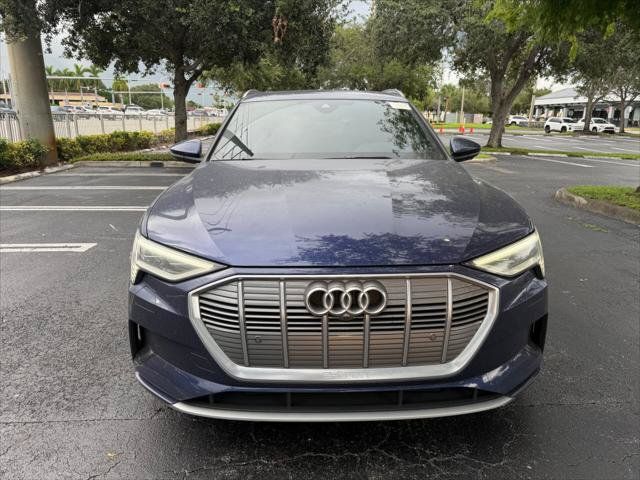 Used 2023 Audi e-tron Premium Plus w/ Premium Plus Package AWD/4WD image 11