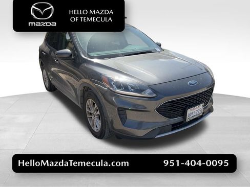 Used 2020 Ford Escape SE FWD image 1