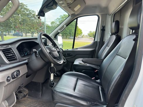 Used 2022 Ford Transit 350 DRW RWD image 15