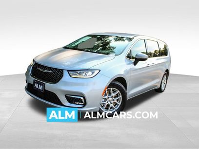 Used 2023 Chrysler Pacifica Touring-L