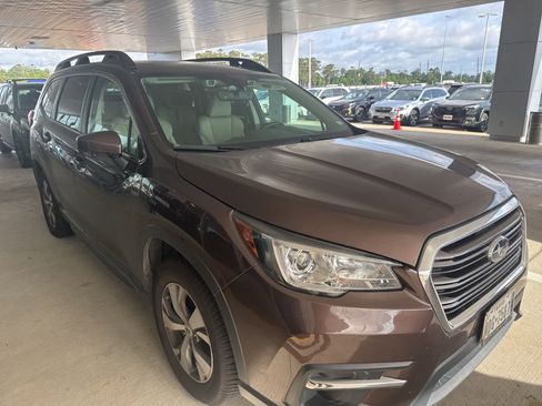 Used 2020 Subaru Ascent Premium w/ Convenience Package AWD/4WD image 2