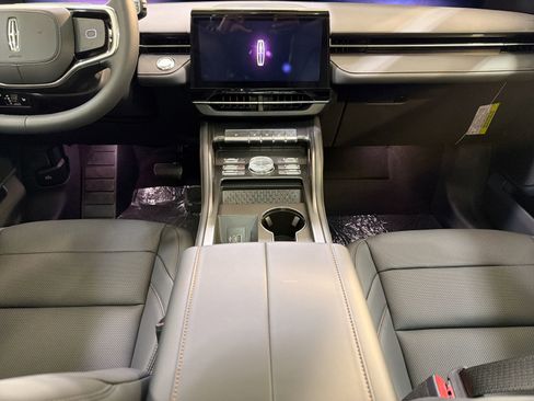 New 2026 Lincoln Nautilus Premier image 22