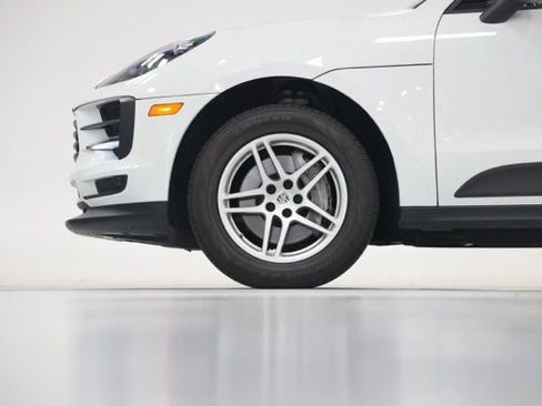 Used 2021 Porsche Macan AWD/4WD image 11