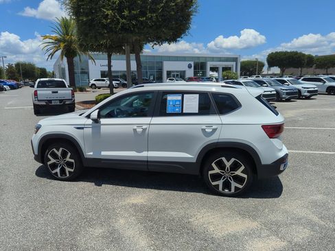 Used 2022 Volkswagen Taos SEL AWD/4WD image 10