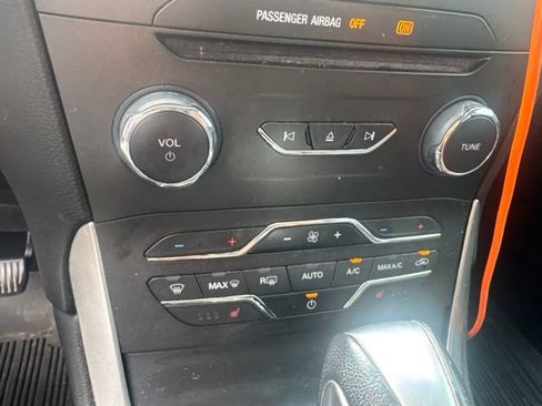 Used 2018 Ford Edge SEL w/ Canadian Touring Package AWD/4WD image 7