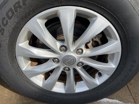 Certified 2019 Chrysler Pacifica Touring-L image 9