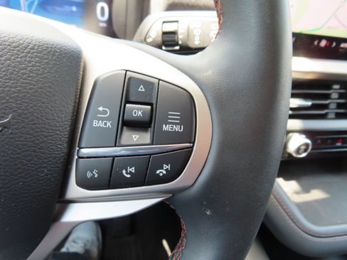 Used 2025 Ford Explorer Active AWD/4WD image 23