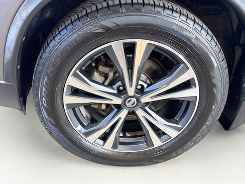 Used 2017 Nissan Rogue SL w/ SL Premium Package image 41