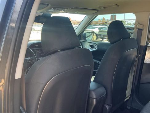 Certified 2023 Kia Soul LX FWD image 10