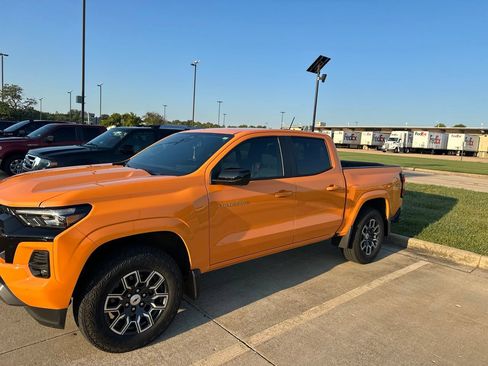 Used 2026 Chevrolet Colorado Z71 w/ Technology Package AWD/4WD image 1