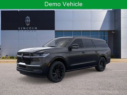 New 2026 Lincoln Navigator L Reserve w/ Jet Appearance Package