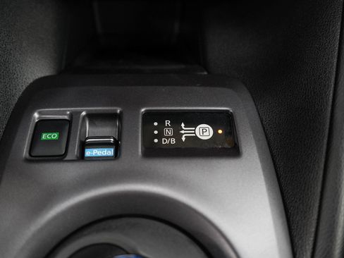 Used 2025 Nissan Leaf S FWD image 23