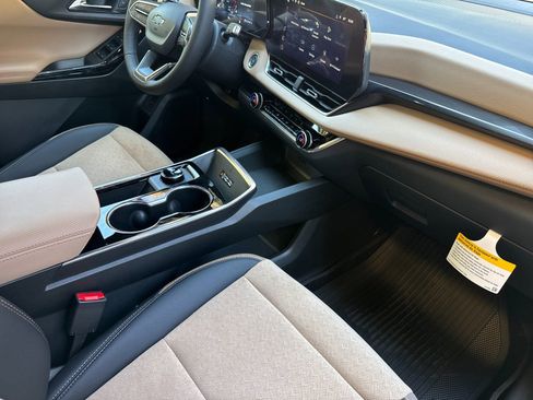 New 2026 Chevrolet Equinox ACTIV w/ LPO, Floor Liner Package image 17