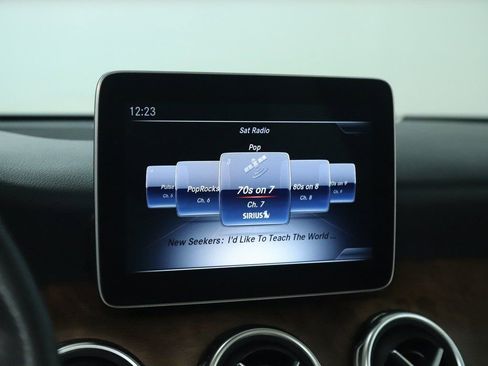 Used 2020 Mercedes-Benz GLA 250 4MATIC image 27