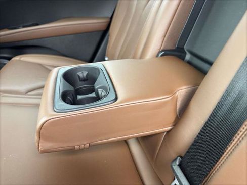 Used 2023 Lincoln Nautilus Reserve AWD/4WD image 13