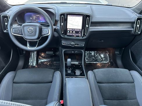 Used 2023 Volvo XC40 Recharge Ultimate w/ Protection Package Premier AWD/4WD image 14