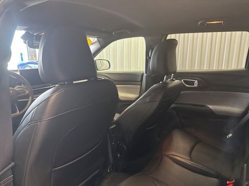 Used 2024 Jeep Compass Latitude image 21