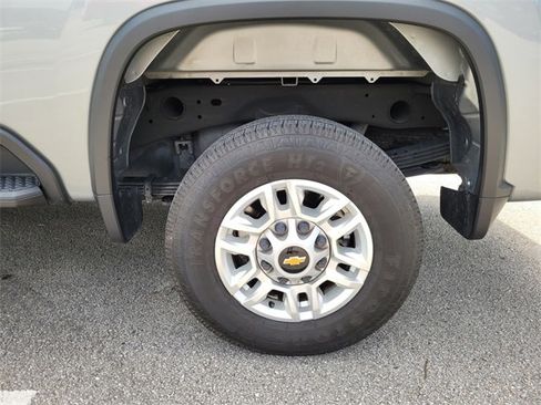 Used 2024 Chevrolet Silverado 2500 LT image 16