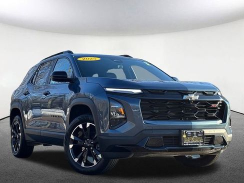 Used 2025 Chevrolet Equinox RS image 2