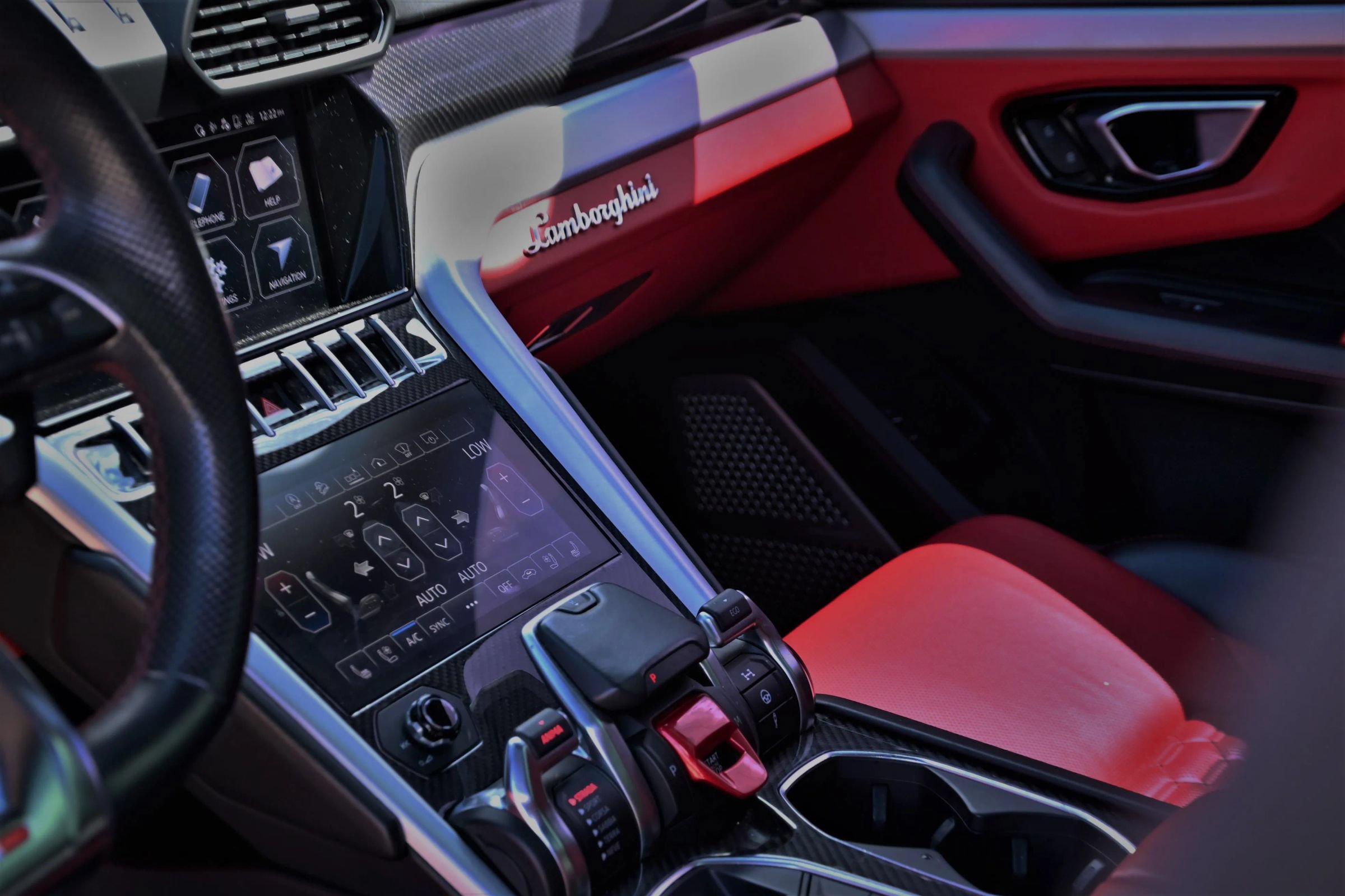 Used 2021 Lamborghini Urus AWD/4WD image 10