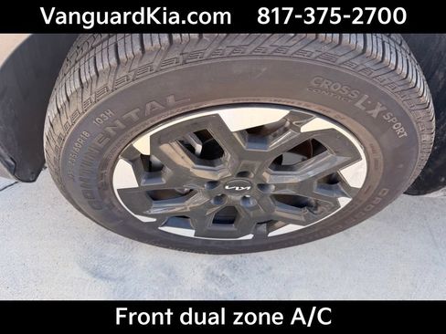 Used 2025 Kia Sorento S w/ Panoramic Sunroof Package FWD image 8