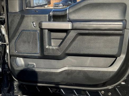 Used 2018 Ford F150 Platinum w/ Equipment Group 701A Luxury image 19