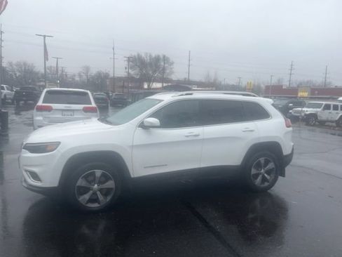 Used 2020 Jeep Cherokee Limited image 2