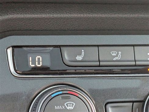 Used 2019 Volkswagen Tiguan SE image 26