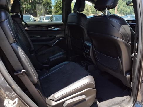 Used 2022 Jeep Grand Cherokee L Laredo AWD/4WD image 20