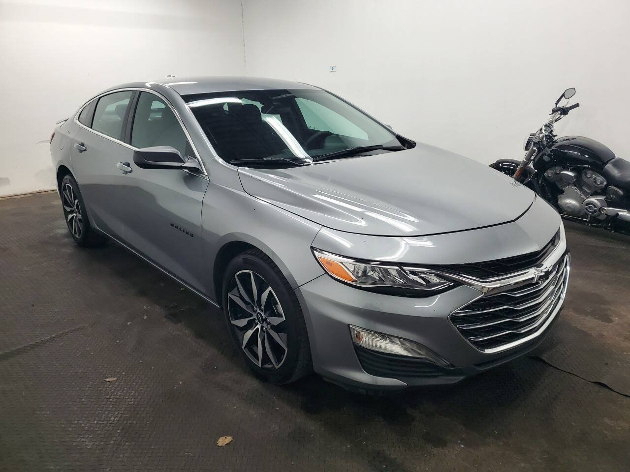 Used 2025 Chevrolet Malibu RS FWD image 3