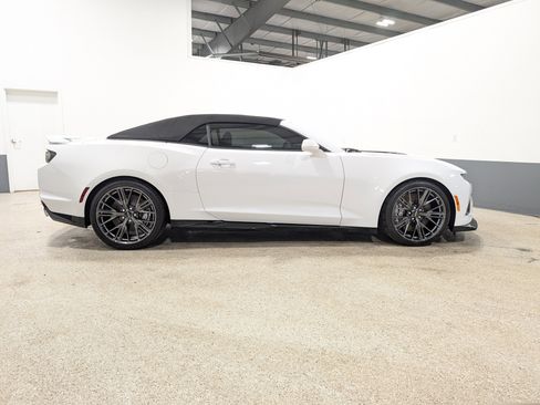 Used 2021 Chevrolet Camaro ZL1 w/ LPO, ZL1 Protection Package image 2