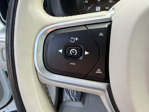 Used 2018 Volvo XC60 T5 Momentum w/ Convenience Package AWD/4WD image 25