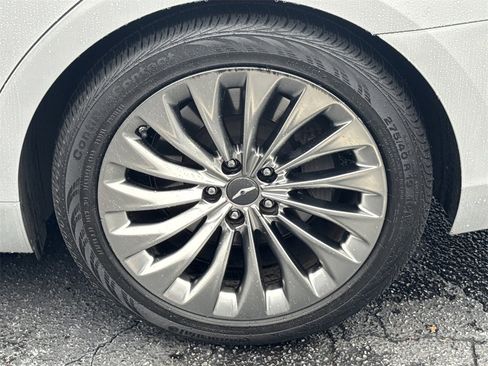 Used 2019 Genesis G90 3.3T Premium image 19