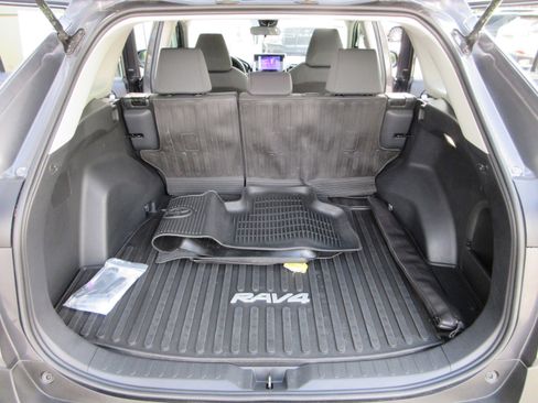 Used 2024 Toyota RAV4 XLE AWD/4WD image 48