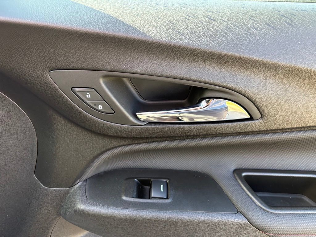 Used 2024 Chevrolet Equinox RS FWD image 27